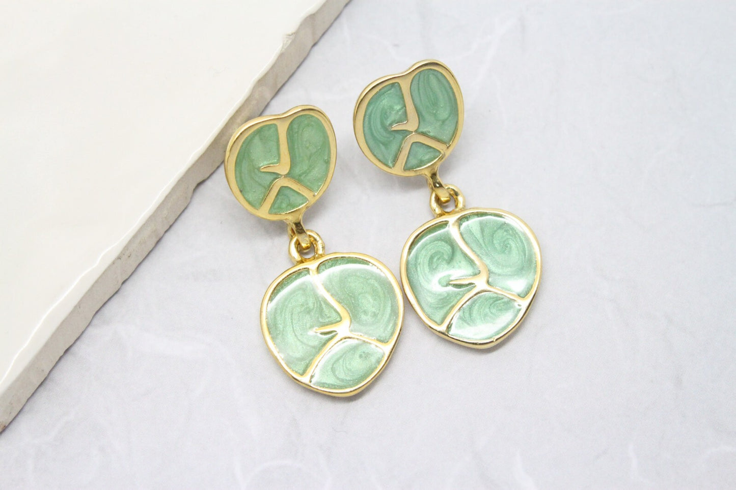 Vintage 1980s Teal Enamel Lily Pad Dangle Drop Earrings