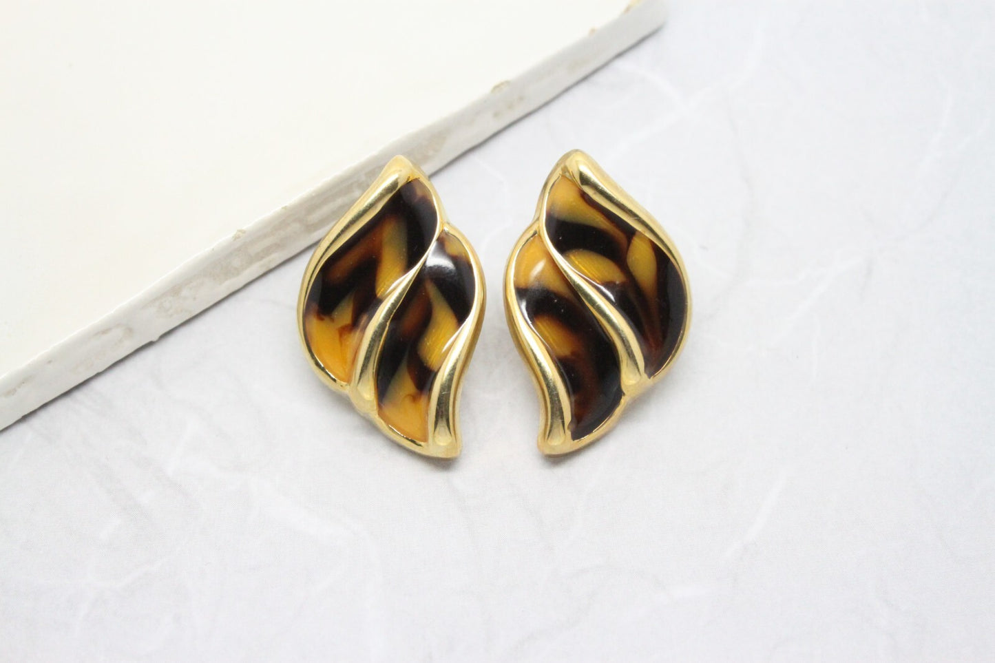 Vintage 1980s Faux Tortoise Shell Enamel Gold Plated Stud Earrings