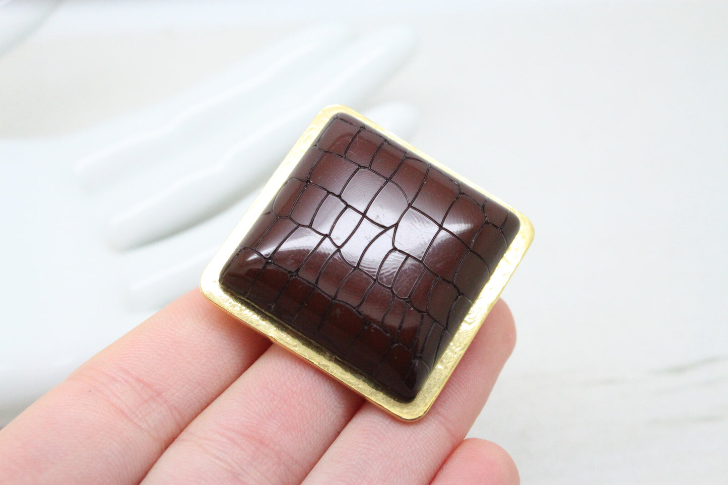 Stylish Vintage Gold Plated Mock Croc Brown Lucite Brooch