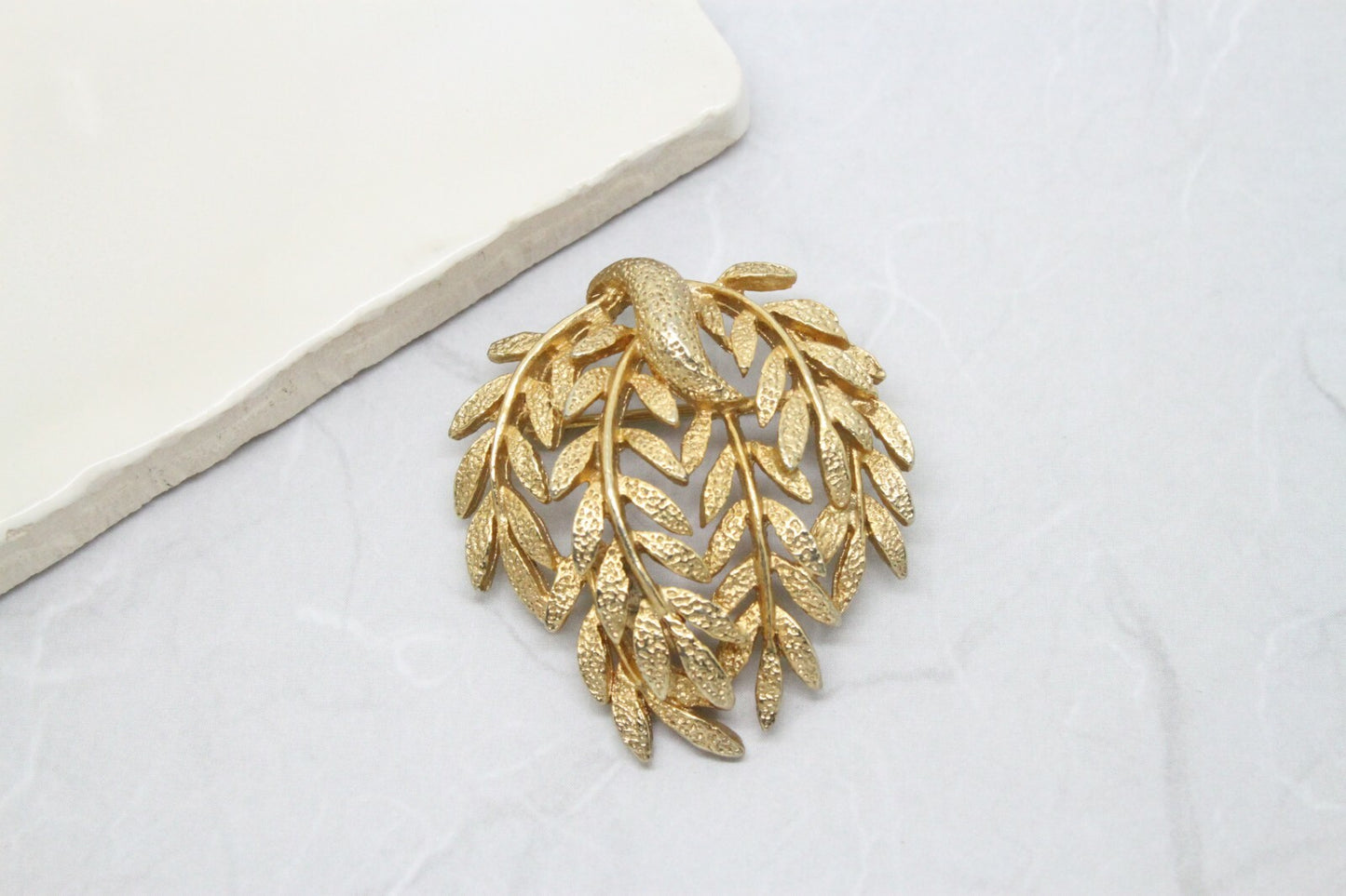 Vintage Signed Sarah Coventry Cov Gold Floral Leaf Spray Brooch