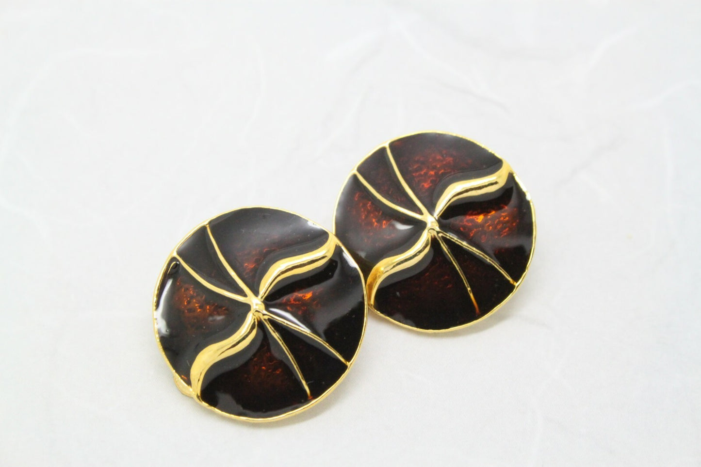 Stylish Vintage 1980s Brown Enamel Gold Plated Pinwheel Round Earrings
