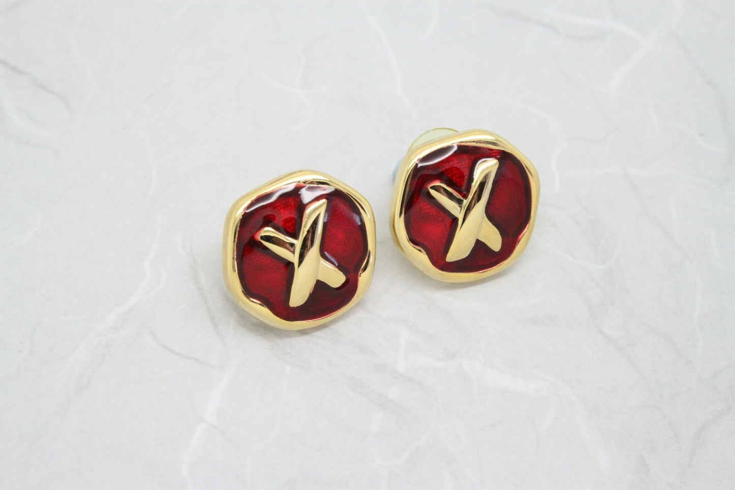 Stylish 1980s Vintage Gold Plated Kiss Red Enamel Stud Earrings