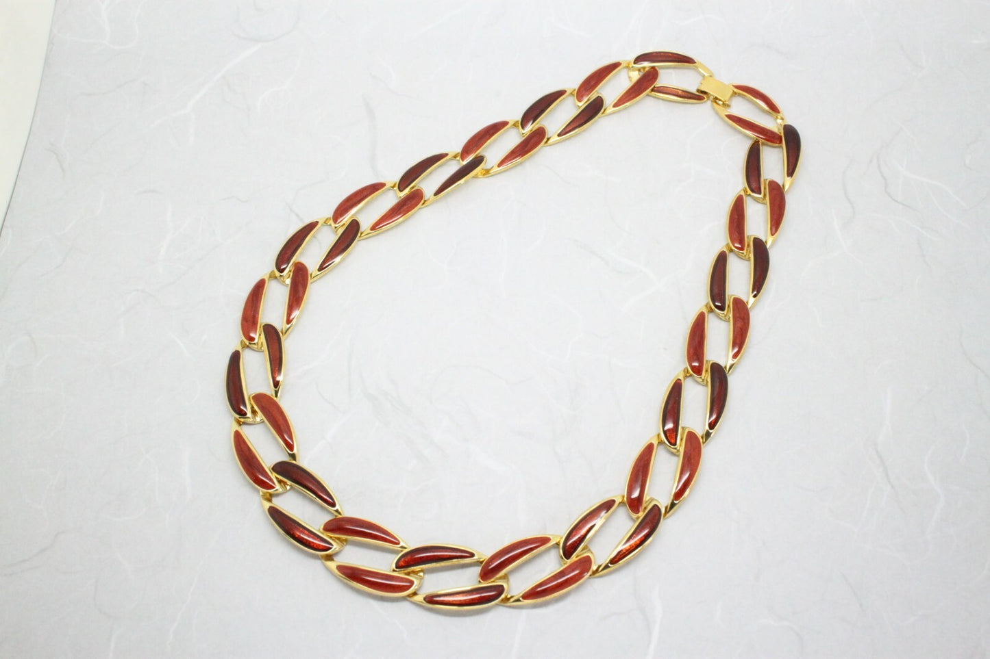 Stylish Vintage Glossy Brown Enamel Gold Plated Collar Link Necklace