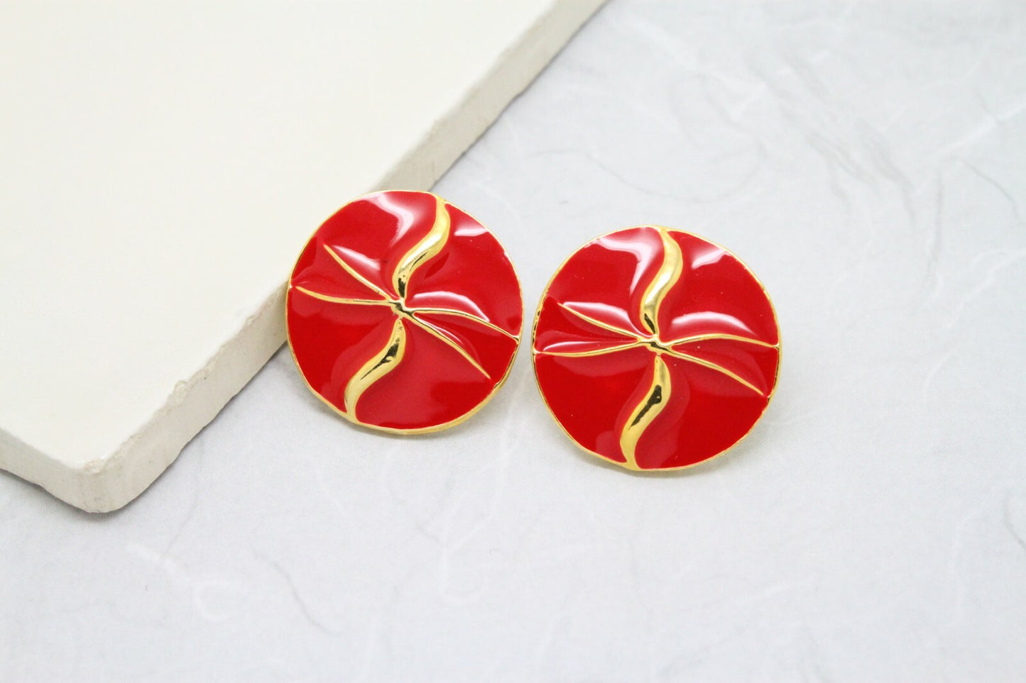 Vintage 1980s Red Enamel Gold Plated Pinwheel Round Stud Earrings
