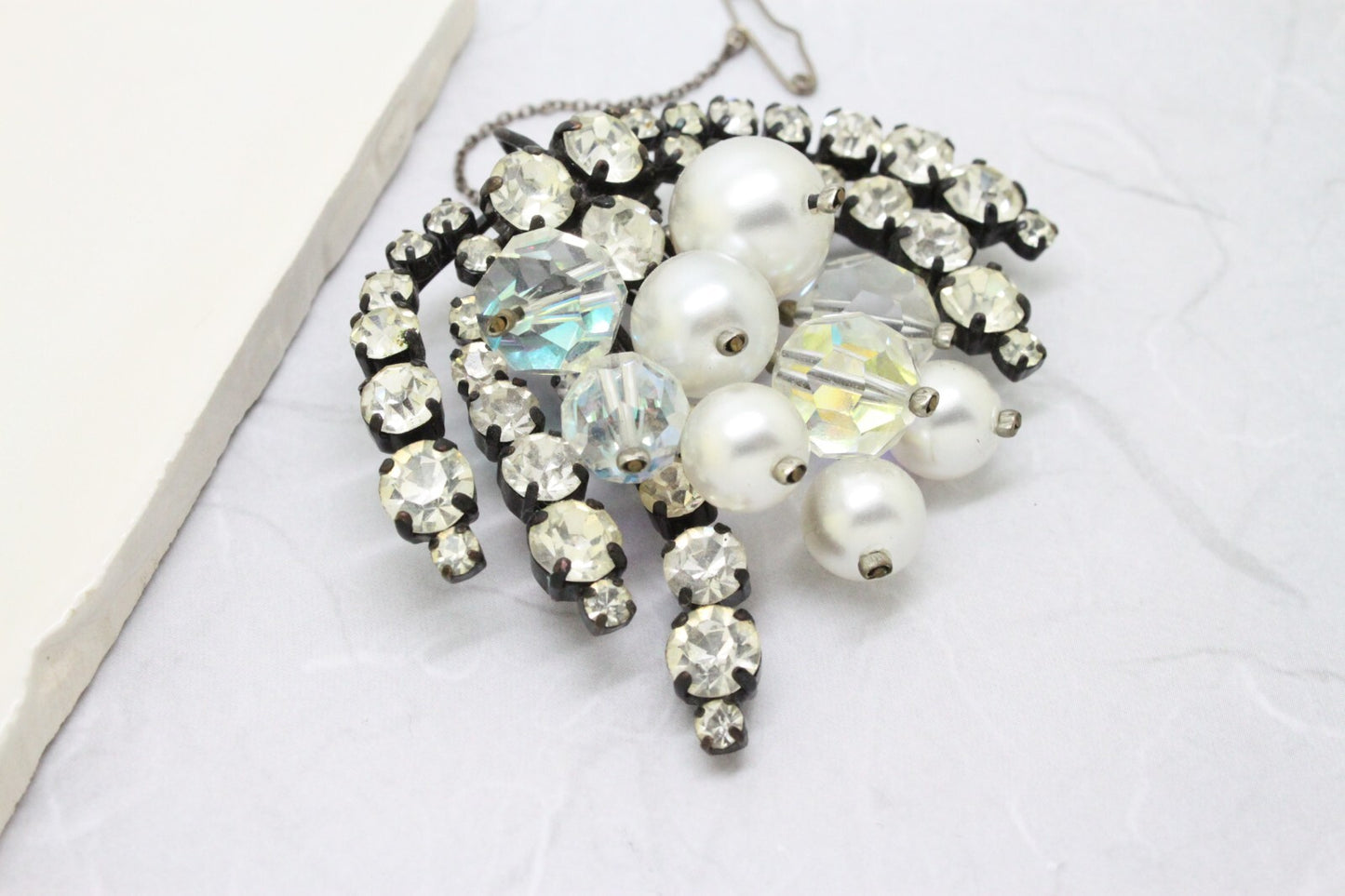 Vintage 1950s Rhinestone Crystal Bead Pearl Japanned Brooch