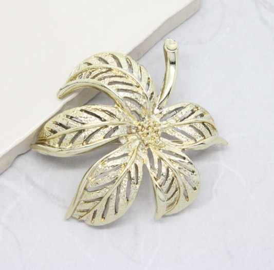 Vintage 1970s Signed Sarah Coventry Cov Openwork Gold Leaf Brooch