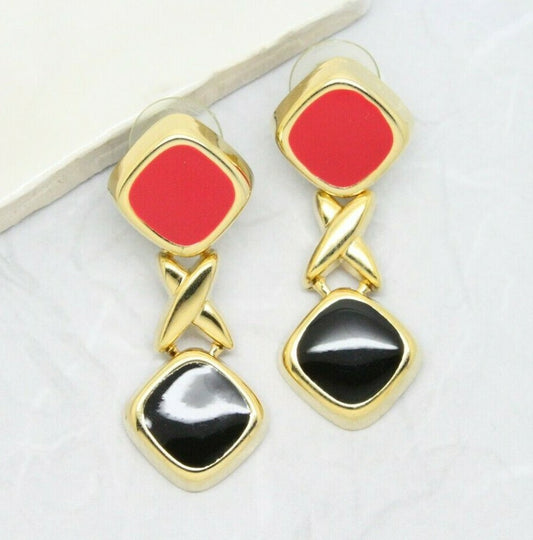Stylish 1980s High Vintage Enamel Gold Plated Drop Earrings