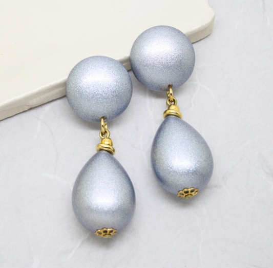 Stylish Vintage Metallic Matt Lucite Drop Pendant Earrings