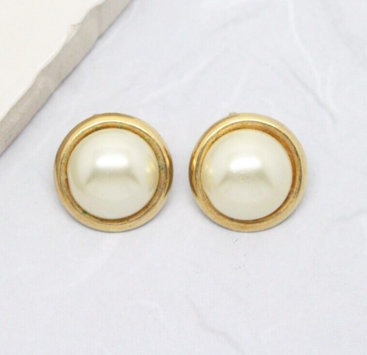 1980s Vintage Faux Pearl and Gold Plated Round Clip On Earrings